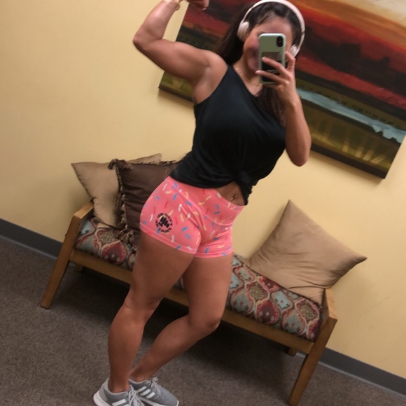 Meet your Posher, Kristie - Picture 3 of 3